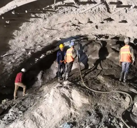 清水拱顶带模注浆料的施工流程及注意事项